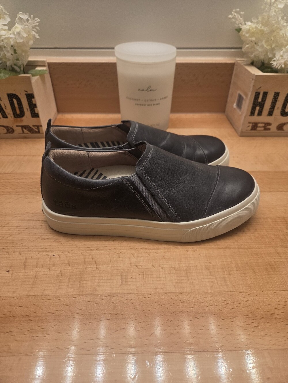 Taos Twin Gore Lux Slip-on Sneakers Dark Gray Leather Womens Size 6
